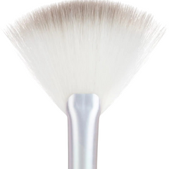NYX PROFESSIONAL MAKEUP Holographic Halo Micro Highlighting Brush